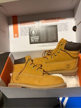 Timberland Wheat/Tan 6-Inch Leather Kids Lace-Up Boots